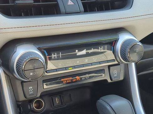 Used 2022 Toyota RAV4 XLE image 32