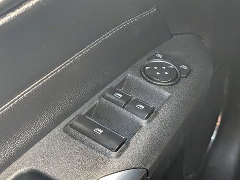 Used 2022 Ford Mustang Convertible RWD image 28
