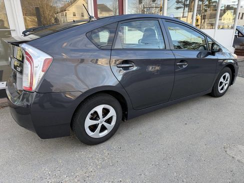 Used 2013 Toyota Prius Two image 33