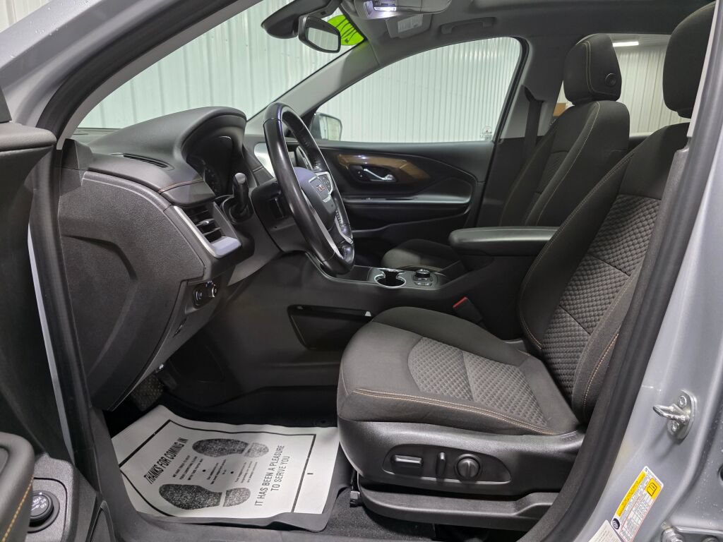 Used 2021 GMC Terrain SLE w/ GMC Pro Grade Package AWD/4WD image 9