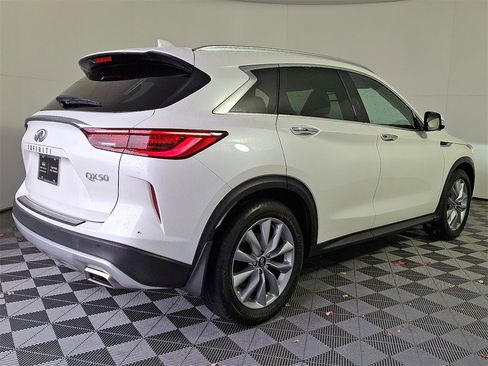 Certified 2022 INFINITI QX50 Essential image 6