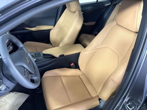 New 2026 Lexus UX 300h AWD image 18