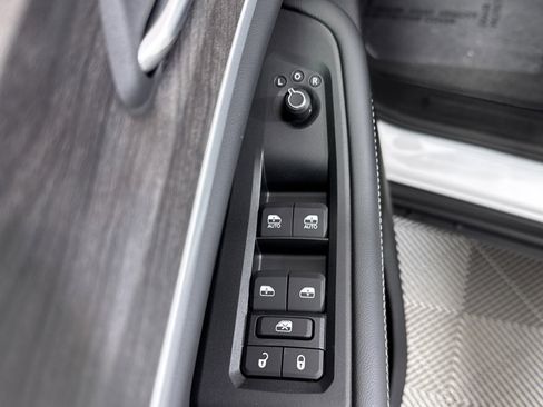 New 2025 Jeep Grand Cherokee L Limited w/ Black Appearance Package image 25