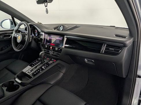 New 2026 Porsche Macan AWD/4WD image 18