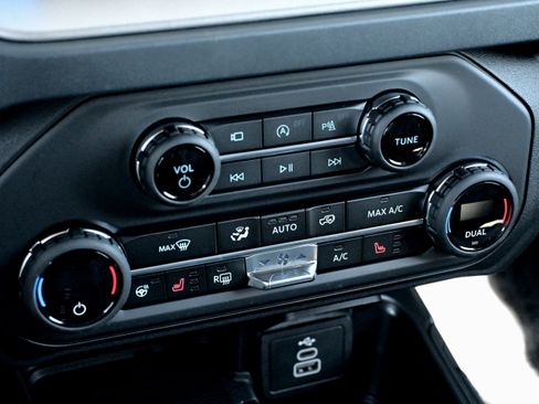New 2026 Ford Bronco Outer Banks AWD/4WD image 26