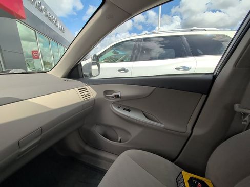 Used 2010 Toyota Corolla LE image 9