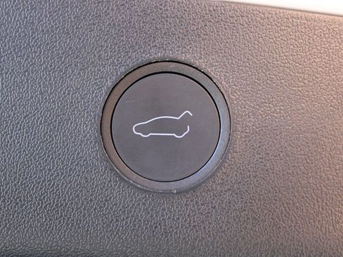 Used 2022 Tesla Model 3 Long Range AWD/4WD image 31
