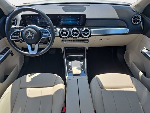 Used 2020 Mercedes-Benz GLB 250 4MATIC image 9