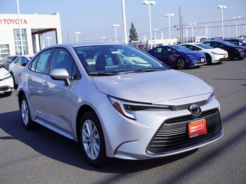 New 2026 Toyota Corolla LE image 1