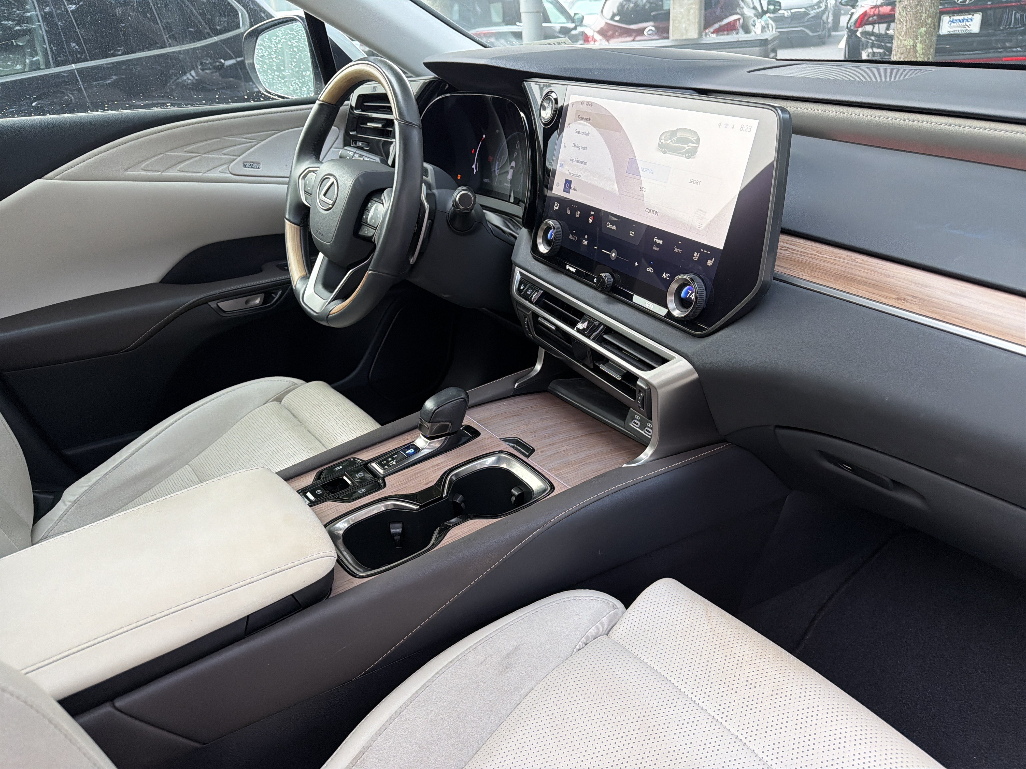 Used 2024 Lexus RX 350 FWD w/ Convenience Package image 45