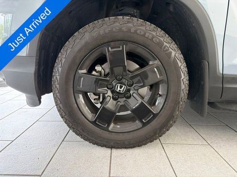 Used 2025 Honda Ridgeline Black Edition image 8
