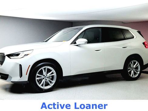 Used 2025 BMW X3 xDrive30i w/ Premium Package AWD/4WD image 3