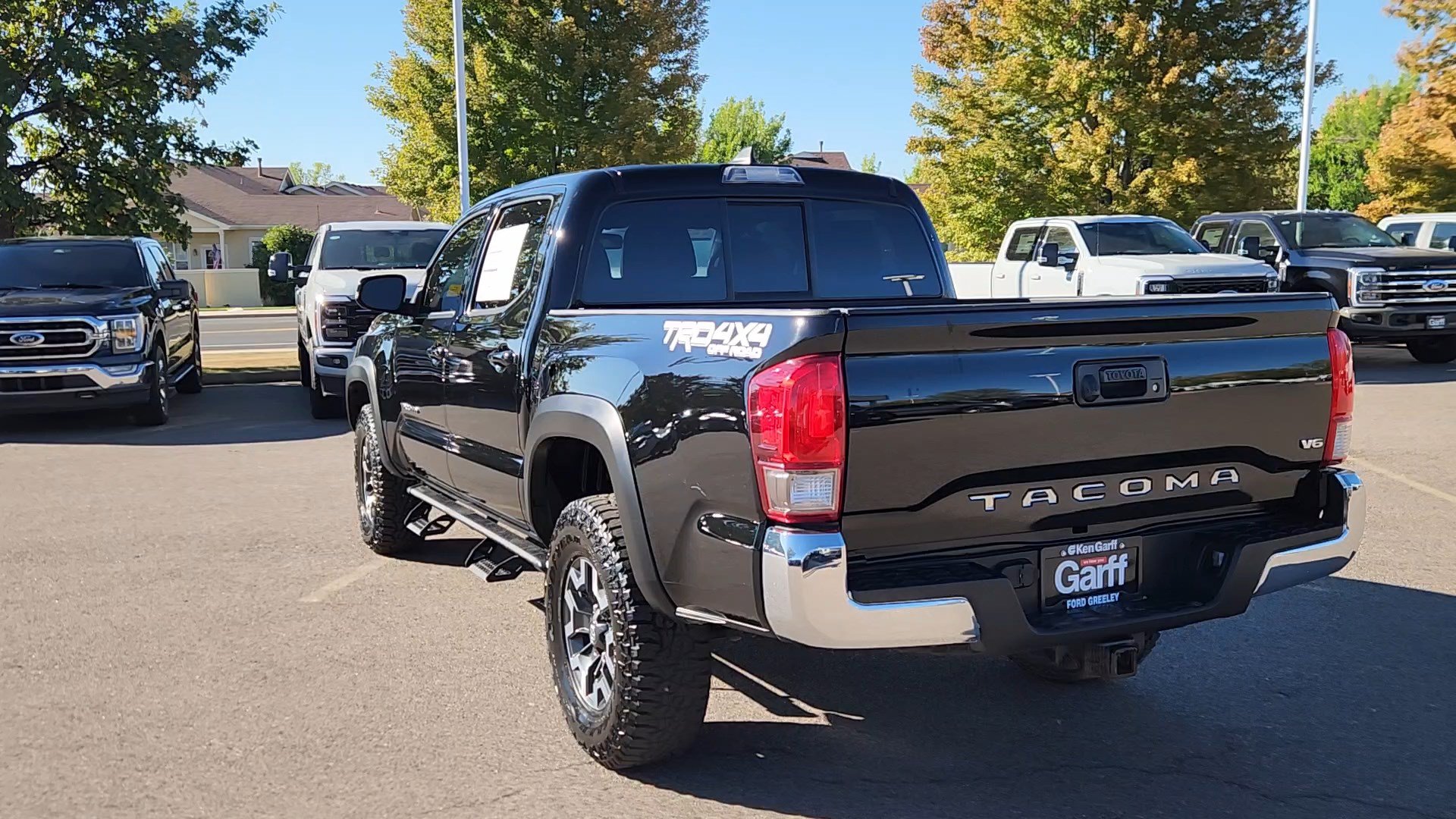 Used 2016 Toyota Tacoma TRD Off-Road w/ Towing Package AWD/4WD image 18