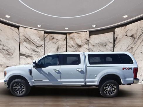 Used 2017 Ford F250 Lariat w/ Lariat Ultimate Package image 5