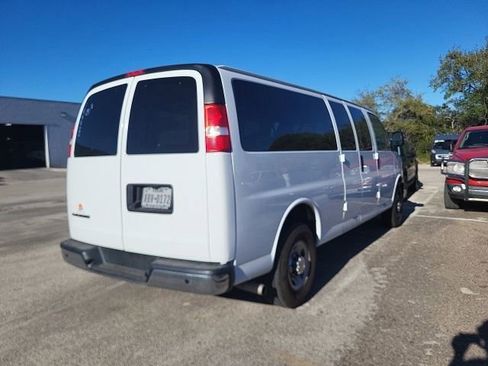 Used 2022 Chevrolet Express 3500 LT w/ LT Preferred Equipment Group image 4