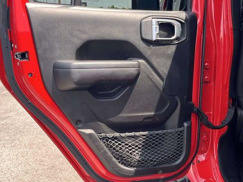 Used 2021 Jeep Gladiator Mojave AWD/4WD image 16