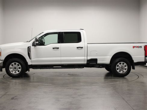 Used 2024 Ford F250 XLT w/ FX4 Off-Road Package AWD/4WD image 5