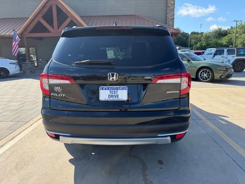 Used 2020 Honda Pilot Touring image 6