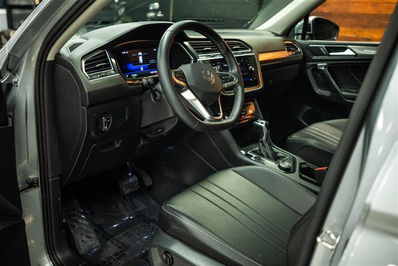 Used 2022 Volkswagen Tiguan SE AWD/4WD image 8