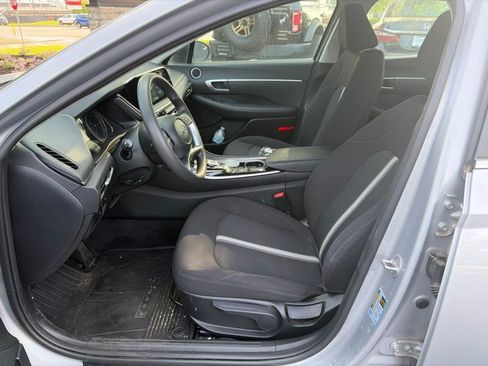 Used 2023 Hyundai Sonata SE FWD image 9