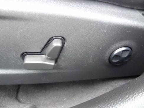 Used 2021 Chrysler 300 Touring RWD image 7