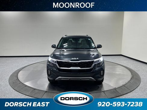 Used 2023 Kia Seltos SX w/ SX Sunroof Package AWD/4WD image 3