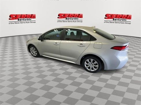 Used 2025 Toyota Corolla LE w/ Convenience Package image 6