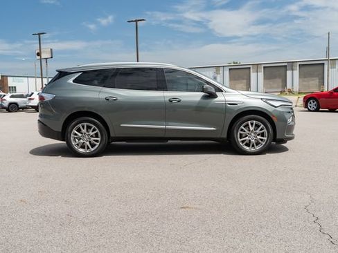Used 2024 Buick Enclave Essence w/ Experience Buick Package FWD image 7