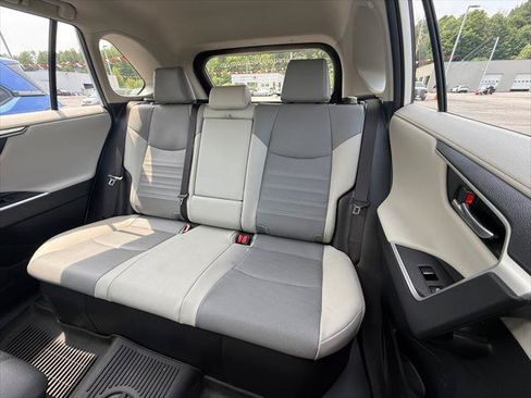 Certified 2022 Toyota RAV4 Limited w/ Limited Grade Weather Package AWD/4WD image 11