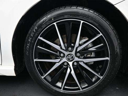 Used 2023 Toyota Camry SE image 11