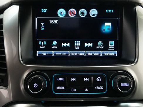 Used 2020 Chevrolet Suburban LT image 40