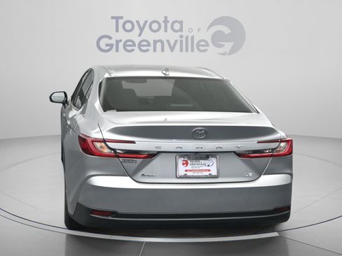Used 2025 Toyota Camry LE FWD image 11