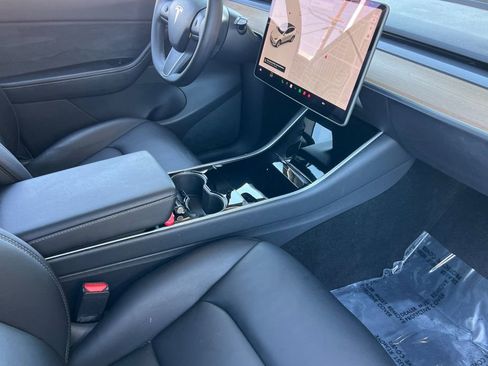 Used 2021 Tesla Model Y Long Range image 15