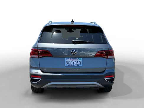 Used 2023 Volkswagen Taos SE FWD image 4