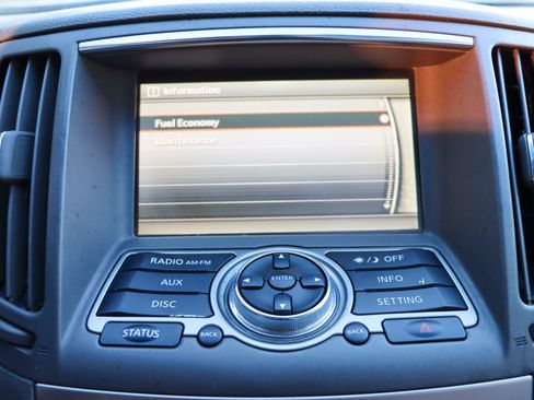 Used 2011 INFINITI G37 Journey w/ Premium Pkg image 35