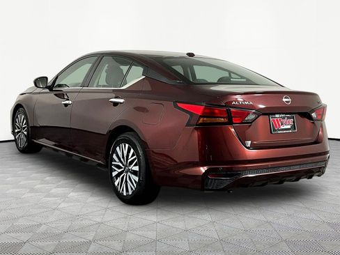 Certified 2024 Nissan Altima 2.5 SV FWD image 4