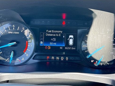 Used 2018 Ford Explorer XLT AWD/4WD image 17