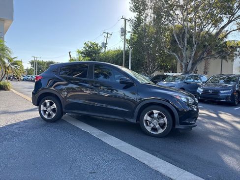 Used 2018 Honda HR-V LX image 4