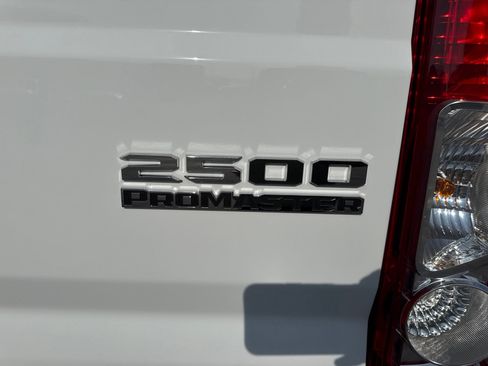Used 2025 RAM ProMaster 2500 w/ Convenience Group FWD image 15