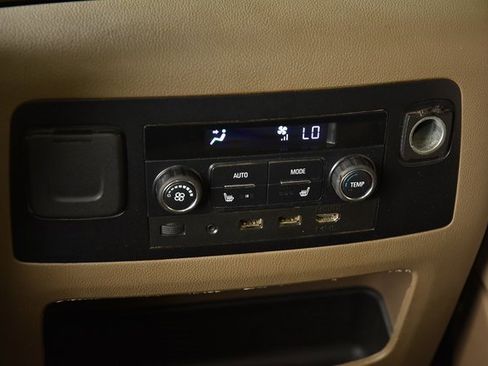 Used 2019 GMC Yukon XL SLT w/ Open Road Package image 28