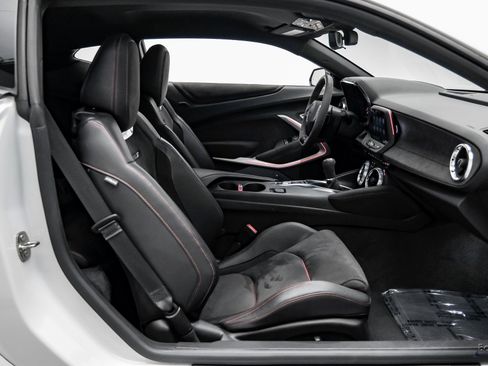 Used 2022 Chevrolet Camaro ZL1 image 43