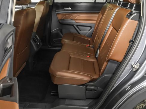 Used 2023 Volkswagen Atlas SE w/ Black Wheel Package AWD/4WD image 35