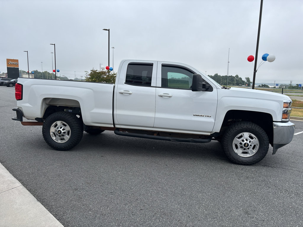 Used 2017 Chevrolet Silverado 2500 LT AWD/4WD image 6