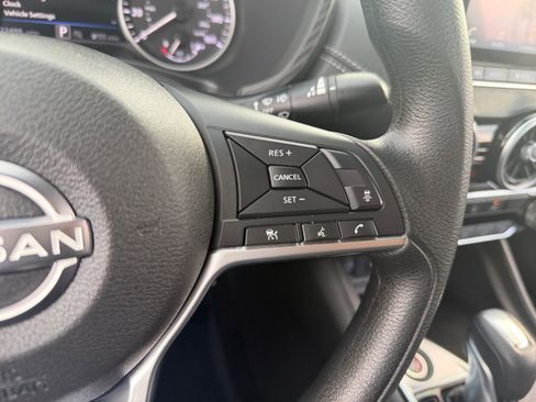 Used 2025 Nissan Sentra SV image 19