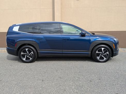 New 2026 Hyundai Ioniq 9 SE image 3