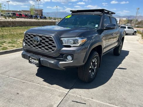 Used 2020 Toyota Tacoma TRD Off-Road w/ Technology Package AWD/4WD image 4