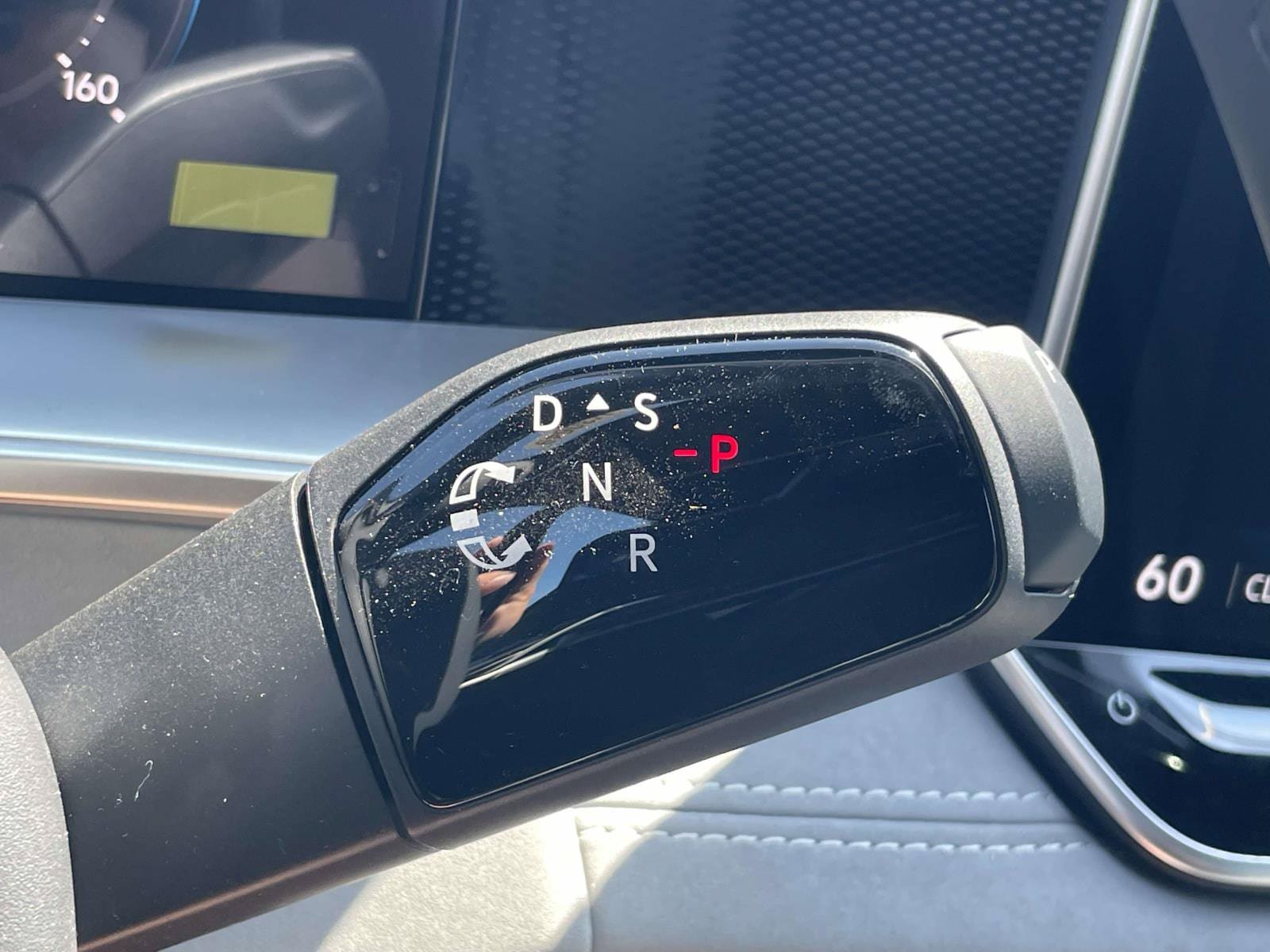 New 2026 Volkswagen Tiguan SE R-Line FWD image 23