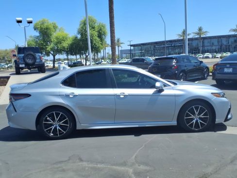 Certified 2023 Toyota Camry SE image 3