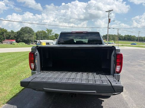 Used 2022 GMC Sierra 1500 Elevation RWD image 4