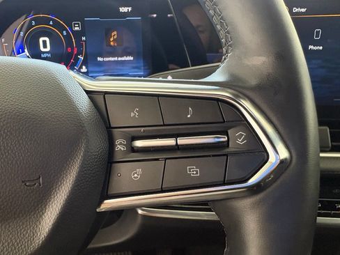 Used 2025 Chevrolet Equinox LT AWD/4WD image 5